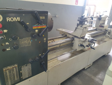 Foto: TORNO MECÂNICO ROMI S30B - 650 X 2200MM