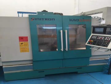 Foto: FRESADORA CNC SINITRON - KAO 1000 - ANO 2011 - 1000 x 600 x 600mm