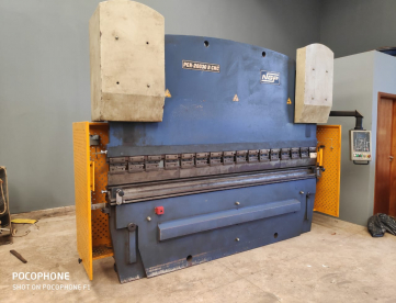 Foto: DOBRADEIRA  NEWTON CNC NGP 3200mm x 200 TONS  - ANO 2008