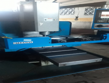 Foto: FRESADORA CNC ALFAMAT- FNA 1050- 1000 X 508 X600 - ANO 2014