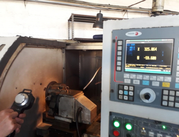 Foto: TORNO CNC TRAVIS TR1 XP - 1000 X 460 -ANO 2011