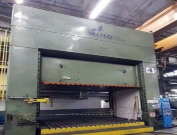 Foto: PRENSA HIDRAULICA AMINO - 300 TONS - MESA DE 2500MM X 3500MM