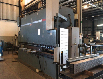 Foto: DOBRADEIRA CNC DURMA - 6000MM x 400 TON - ANO 2008