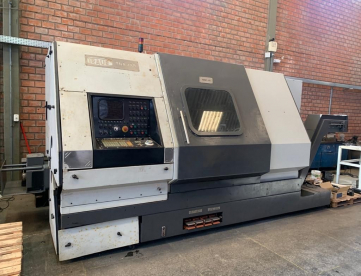 Foto: TORNO CNC TRAUB TNA 480 -COM FERRAMENTA ACIONADA -ANO 1988