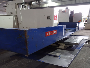 Foto: FRESADORA CNC VEKER VK-4900 -2500 X 850 X 860 - ANO 2007