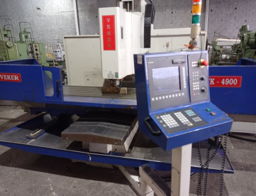 Foto: FRESADORA CNC VEKER VK-4900 -2500 X 850 X 860 - ANO 2007