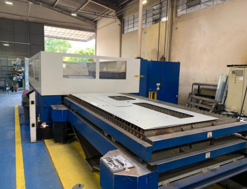 Foto: MÁQUINA DE CORTE A LASER TRUMPF - TRUMATIC L3030 - 2000 WATTS - ANO 2004