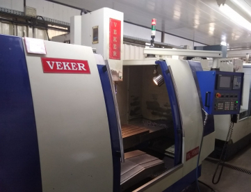 Foto: FRESADORA CNC - VEKER - VK4500 - ANO 2008 - 1000 x 500 x 500MM