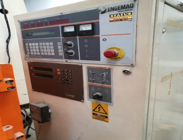 Foto: ELETRO EROSÃO ENGEMAQ EDM 900 NC- ANO 2004