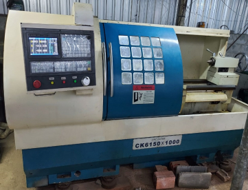 Foto: TORNO CNC LATHE MACHINE- MODELO CK6150 - ANO 2012 - 500x1000MM