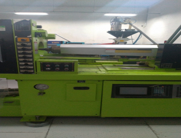 Foto: INJETORA DE PLASTICOS GOLDSTAR IDE140EN - 140 TONELADAS - AN0 1997