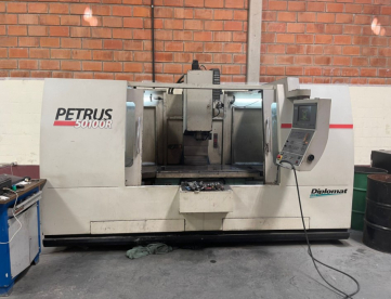 Foto: FRESADORA CNC - DIPLOMAT - PETRUS 50100R - ANO 2006 - 1000 x 453 x 600 MM