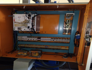 Foto: CENTRO DE USINAGEM VERTICAL NARDINI PETRUS 50100R  - 1000MM X 453MM X 600MM - ANO 2005