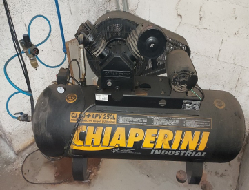 Foto: COMPRESSOR DE AR - MARCA CHIAPERINI - MODELO RCH 250L AP - ANO 2018