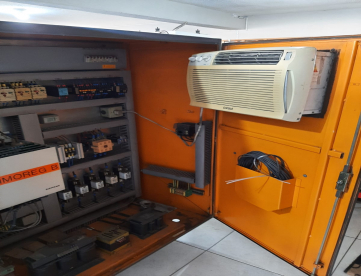 Foto: CENTRO DE TORNEAMENTO CNC INDEX GE MINI - ANO 1994