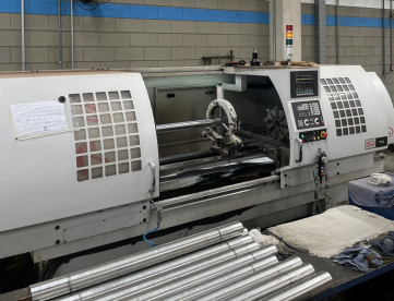 Foto: TORNO CNC - TRAVIS - TR2 - ANO 2007 - 630 x 2.000 MM - HIDRAULICO