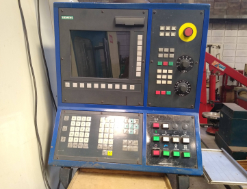 Foto: FRESADORA CNC - VEKER - VK4700D - ANO 2004 - 1500 X 680 X 700 MM