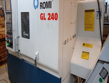 Foto: CENTRO DE TORNEAMENTO ROMI CNC GL240 - 240MM X 400MM - ANO 2010
