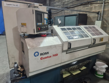 Foto: TORNO CNC - ROMI - CENTUR 30D - ANO 2004 - 430x1000MM