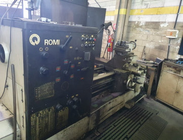 Foto: TORNO MECANICO ROMI E 45 A -1000 X 800