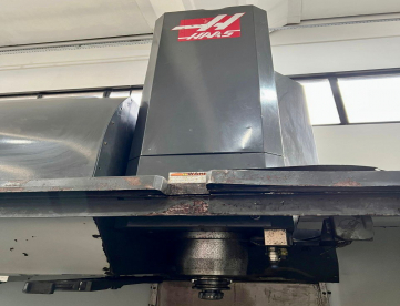 Foto: CENTRO DE USINAGEM VERTICAL - HAAS - VF3 YT - ANO 2011 - BT50 - 1016 x 660 x 635 MM