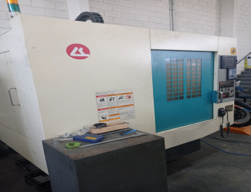 Foto: CENTRO DE USINAGEM VERTICAL - LK MACHINES - TC 710 - ANO 2010 - 710 x 410 x 350 MM