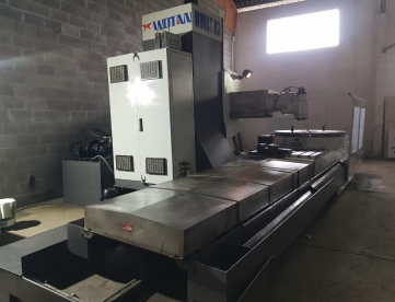 Foto: FRESADORA CNC UNIVERSAL - WOTAN - WOMAT M3 - ANO 2003 - COM MESA GIRATÓRIA