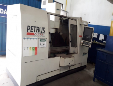 Foto: FRESADORA CNC Marca- DIPLOMAT Modelo-PETRUS 50100R Ano- 2010