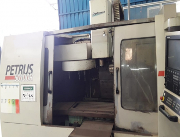 Foto: FRESADORA CNC Marca- DIPLOMAT Modelo-PETRUS 50100R Ano- 2010