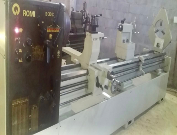 Foto: TORNO MECÂNICO ROMI - S30C - 850 x 3200 MM