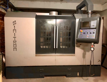 FRESADORA CNC - SINITRON - SKAO 1000 - ANO 2013 - 1000 x 550 x 600 MM