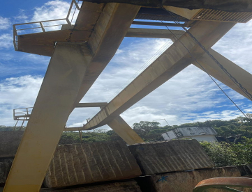 Foto: PÓRTICO MGM - COM PÉS DUPLOS TRUCADOS - PARA 40 TONELADAS  E 18 METROS