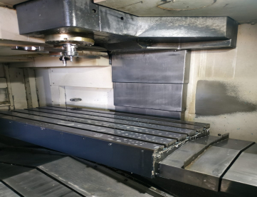 Foto: CENTRO DE USINAGEM VERTICAL - MAZAK - VCN 510 CII - ANO 2007 - 1050 x 510 x 570 MM