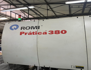 Foto: INJETORA DE PLASTICOS ROMI PRATICA 380 V2 0 -380 TONELADAS - ANO 2011