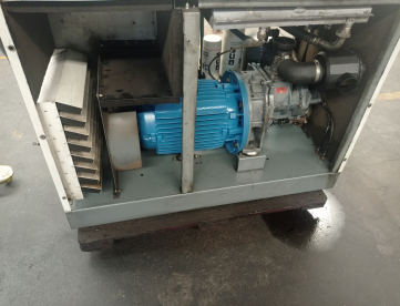 Foto: COMPRESSOR  DE PARAFUSO ATLAS COPCO -GA 22 P100- 30 CV - 218,16 M/H -ANO 2012