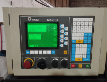 Foto: VENDO TORNO CNC ROMI CENTUR 30RV + COMPRESSOR + BANCADA +  580MM X 1000MM