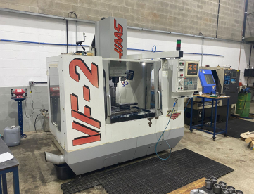 Foto: CENTRO DE USINAGEM VERTICAL HAAS VF2 - 762MM X 406MM X 508MM