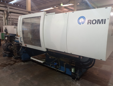 Foto: INJETORA DE PLASTICOS ROMI PRIMAX 220 R- 220 TONELADAS - ANO 2007