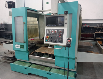 Foto: FRESADORA CNC - SINITRON - KAO 1000 - ANO 2011 - 1000 x 550 x 550mm