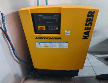 Foto: COMPRESSOR DE AR - MARCA KAESER - MODELO AIRTOWER 3C-7.5C - ANO 2013