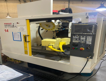 CENTRO DE USINAGEM VERTICAL - FANUC ROBODRILL - T14iF - ANO 2008 - COM 4º E 5º EIXO
