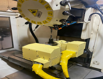 Foto: CENTRO DE USINAGEM VERTICAL - FANUC ROBODRILL - T14iF - ANO 2008 - COM 4º E 5º EIXO