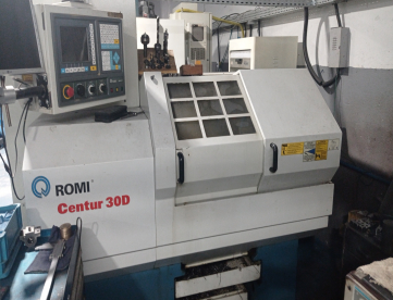 Foto: TORNO CNC - ROMI  CENTUR 30D - 430 x 500 MM-MAQUINA DE FERRAMENTARIA POUCO USO  - ANO 2005