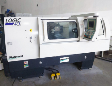 Foto: TORNO CNC NARDINI LOGIC 250 - 500MM X 1500MM - ANO 2010 - REVISADO