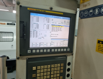 Foto: CENTRO DE FURAÇÃO E ROSQUEAMENTO VERTICAL  ROMI - VTC 560B DUPLO PALLET - ANO 2008