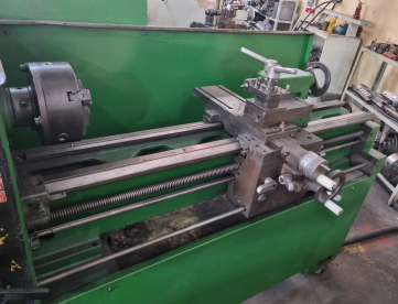 Foto: TORNO MECÂNICO ROMI - I20 - 1000 X 310MM