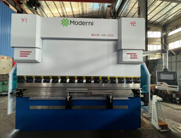 Foto: DOBRADEIRA CNC - HIDRÁULICA/ELETRÔNICA - WC67K - 160 TON / 3200 MM