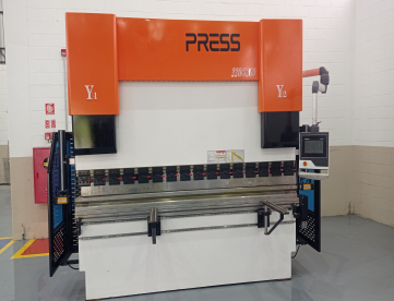 Foto: DOBRADEIRA HIDRAULICA CNC PRESS BRAKE 220 TONELADAS  X 3200 X 1/4 -ANO 2022