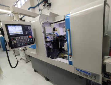 Foto: TORNO AUTOMÁTICO CNC DE CABEÇOTE MOVEL -NOMURA DS - NN-20J3 XB  COM EIXO B -COM ALIMENTADOR DE BARRAS - ANO 2017