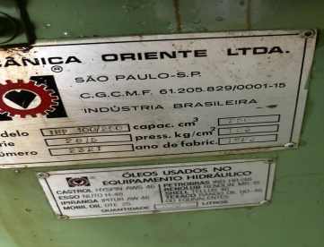 Foto: INJETORA DE PLASTICOS ORIENTE IHP 100/250 -100 TONELADAS -ANO 1983